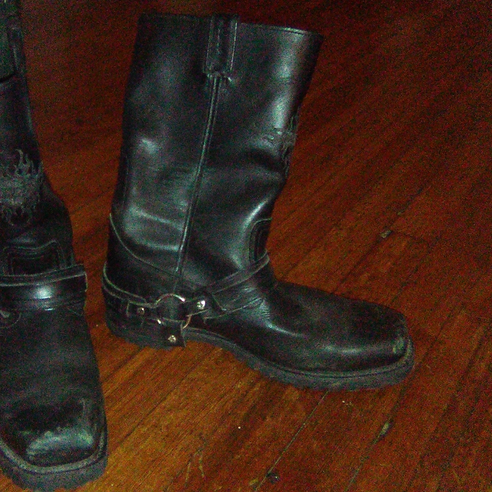 Biker boots